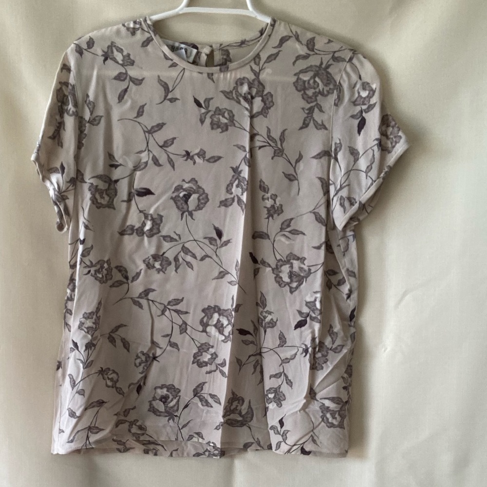 Jones of New York 100% silk blouse size 6. EUC
